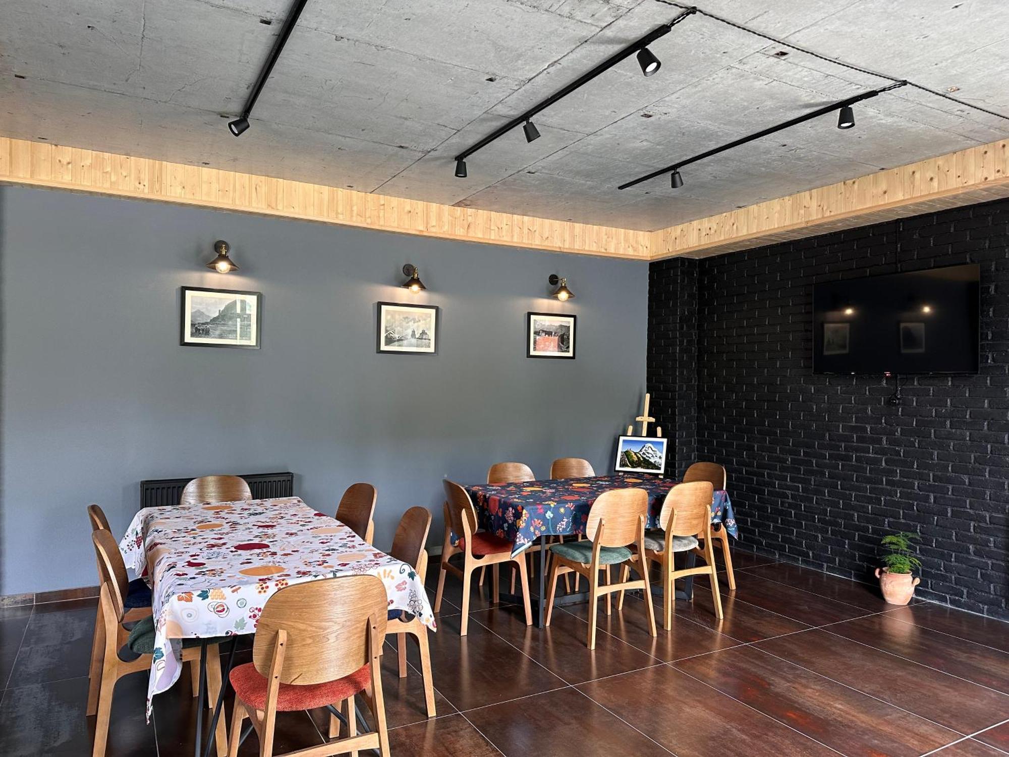Hotel Mountime Kazbegi Экстерьер фото