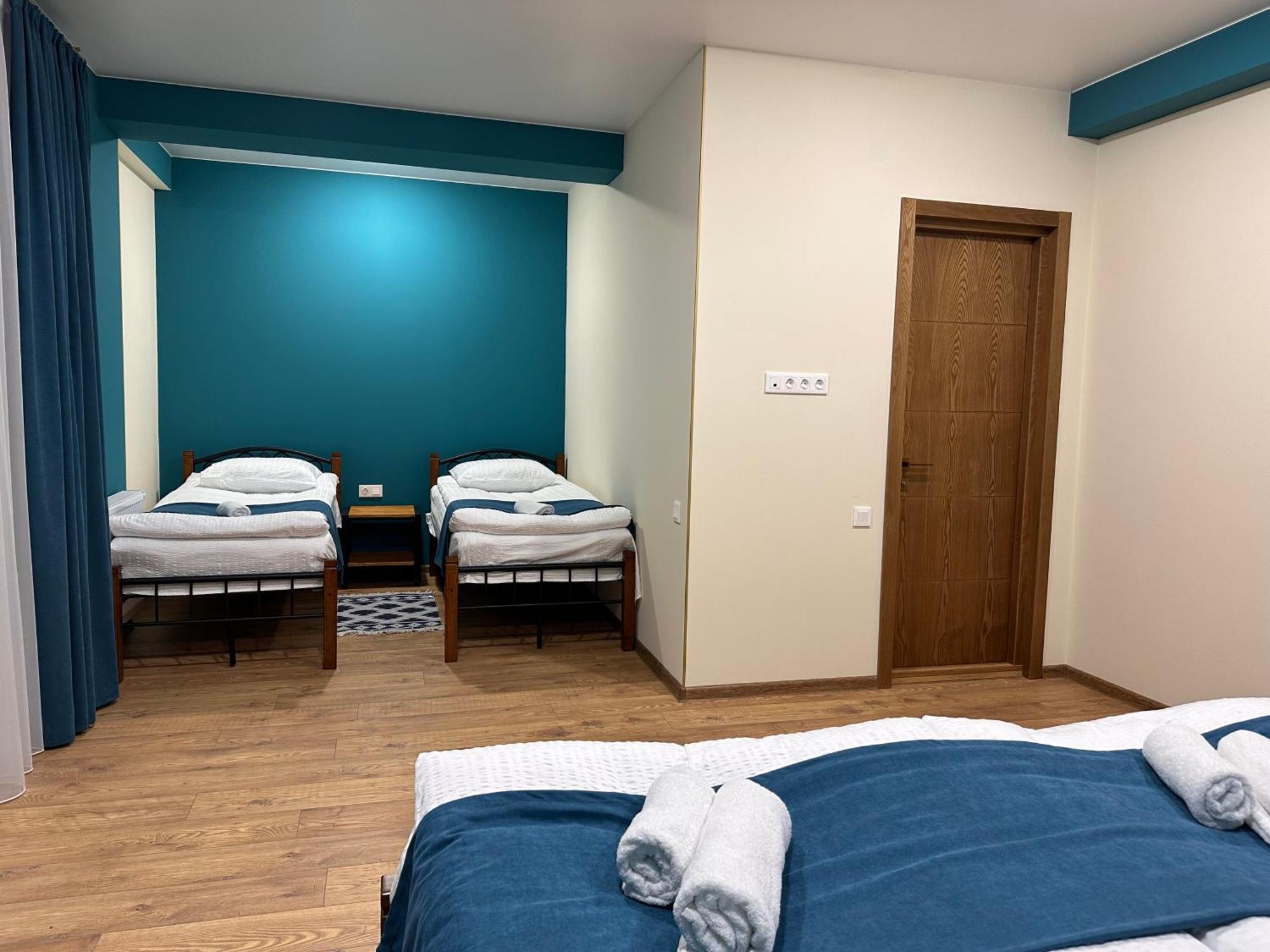 Hotel Mountime Kazbegi Экстерьер фото
