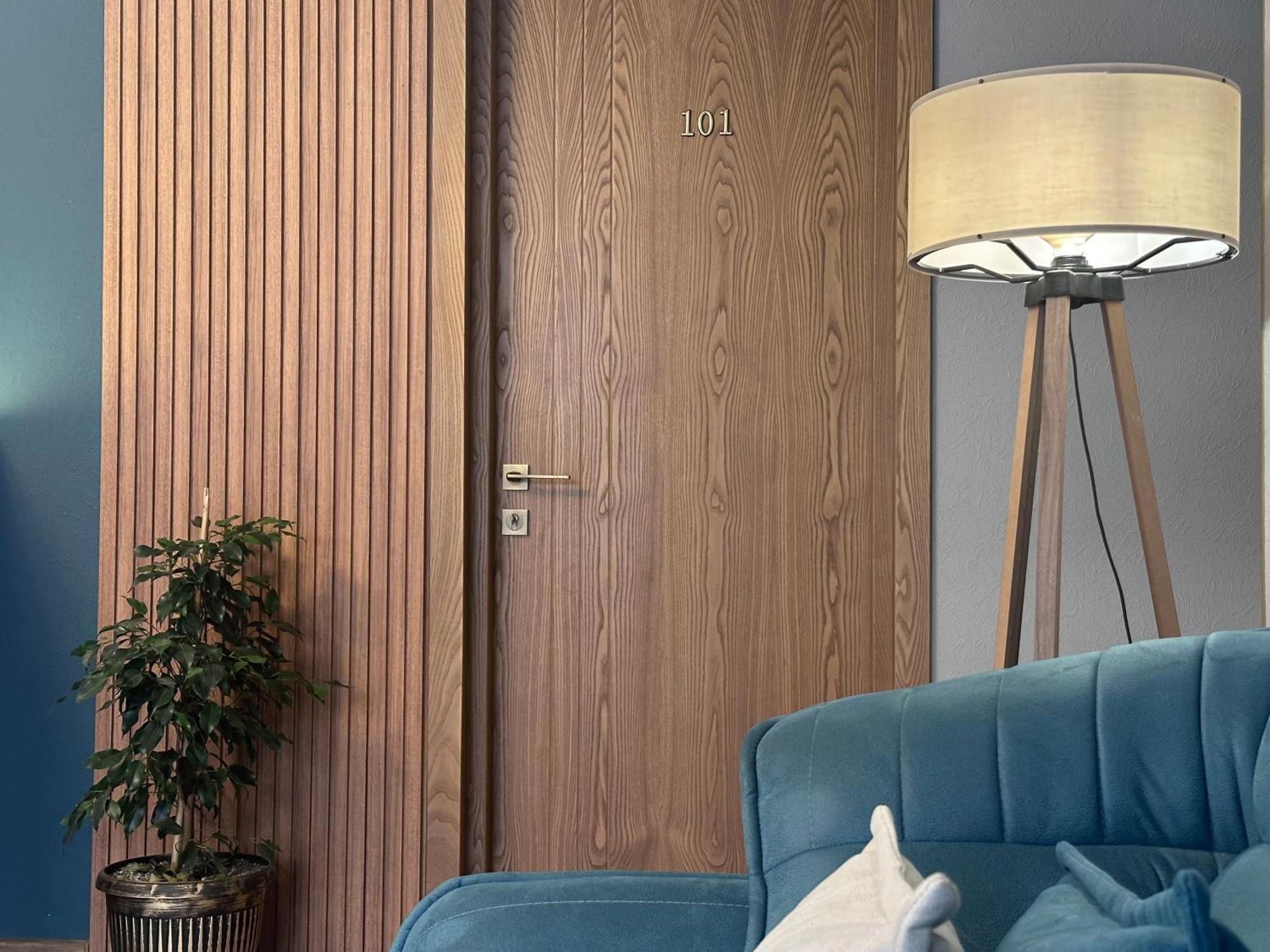Hotel Mountime Kazbegi Экстерьер фото