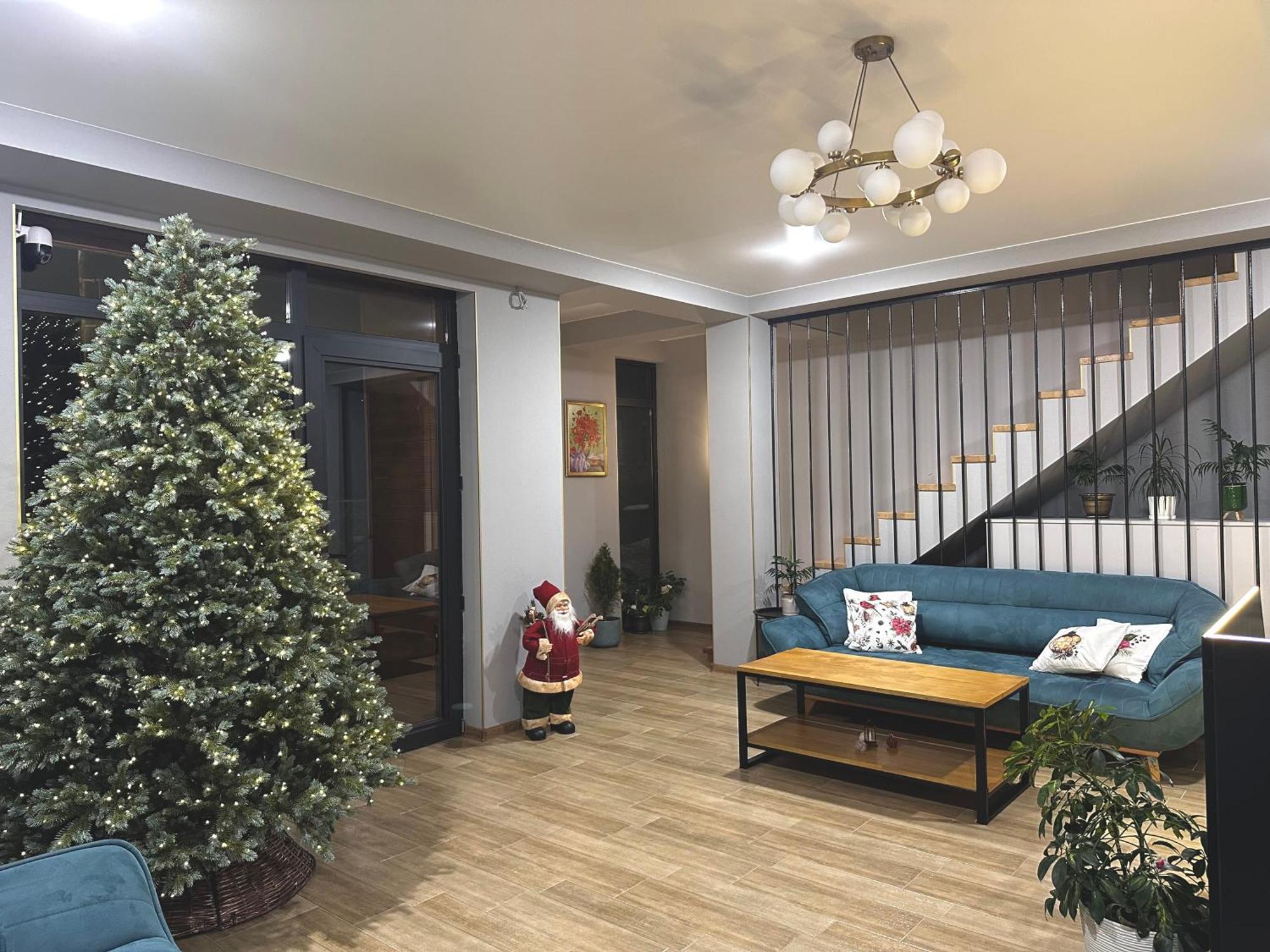 Hotel Mountime Kazbegi Экстерьер фото